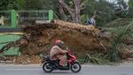 Atap Kantor Telkom di Kendari Rusak Gegara Angin Puting Beliung