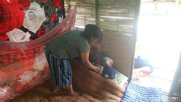 Banjir di Ngastorejo, Jakenan, Pati, warga memilih tinggal di gubuk atas pohon. Foto diunggah Selasa (7/3/2023).