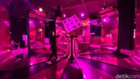 Blackpink secara resmi membuka sebuah pameran dan pop-up store yang bertajuk BLACKPINK IN YOUR AREA Pop-Up Store & Exhibition in Jakarta.