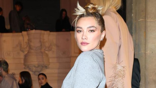 PARIS, FRANCE - MARCH 05: (EDITORIAL USE ONLY - For Non-Editorial use please seek approval from Fashion House) Florence Pugh attends the Valentino Womenswear Fall Winter 2023-2024 show as part of Paris Fashion Week  on March 05, 2023 in Paris, France. (Photo by Pascal Le Segretain/Getty Images)