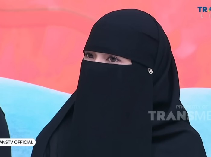 Foto Syarifah Haerunnisa yang memberikan klarifikasi tentang penolakkan lamaran Asib Ali, pria asal India. Foto Syarifah Haerunnisa yang memberikan klarifikasi tentang penolakkan lamaran Asib Ali, pria asal India.