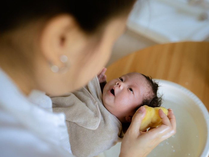 Ilustrasi Perlengkapan Mandi Bayi