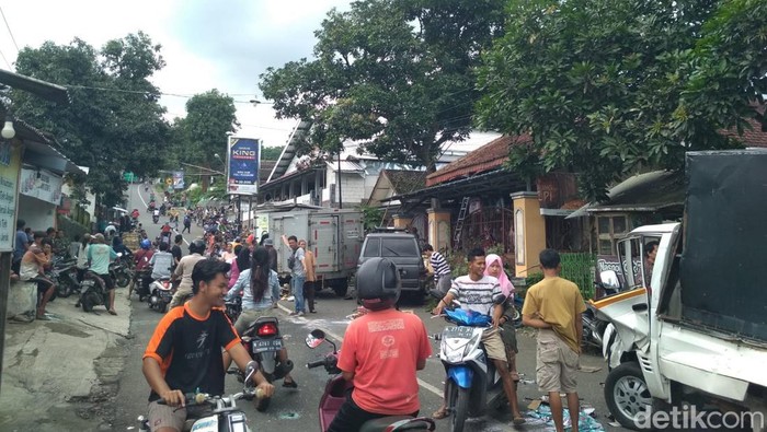 kecelakaan beruntun probolinggo