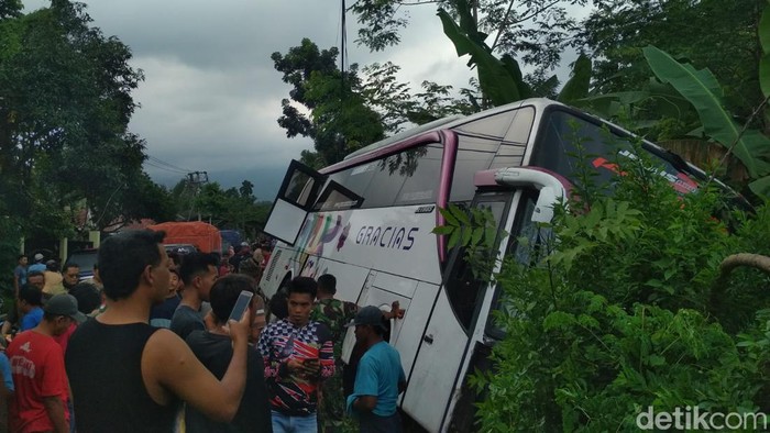 kecelakaan beruntun probolinggo