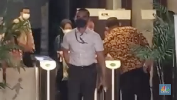 Komisi Pemberantasan Korupsi (KPK) melakukan pemeriksaan terhadap Eko Darmanto, yang merupakan mantan Kepala Kantor Bea dan Cukai Daerah Istimewa Yogyakarta (DIY). (CNBC Indonesia/Arrijal Rachman)