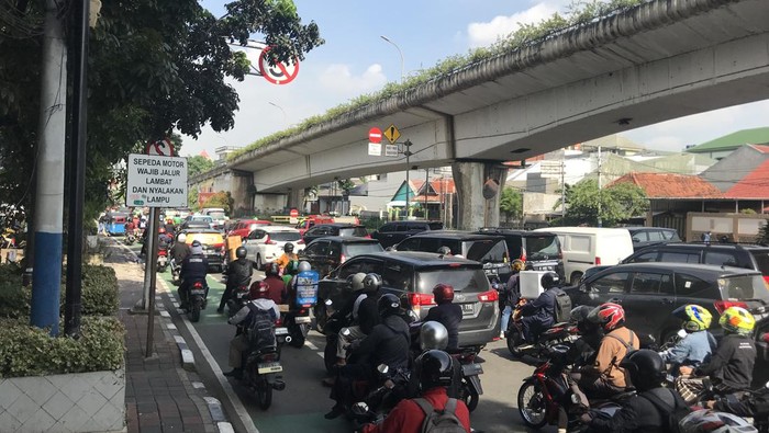 Lalin Jl Letjen Suprapto Johar Baru Arah Pasar Senen Padat (Firda-detikcom)