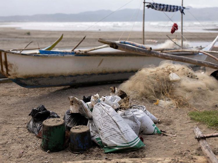 Laut Tercemar Minyak, Ribuan Nelayan Filipina Dilarang Melaut