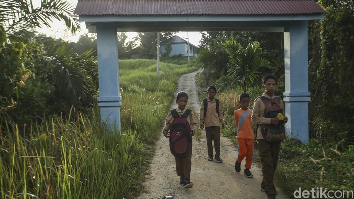 Lebih Dekat dengan Suku Anak Dalam