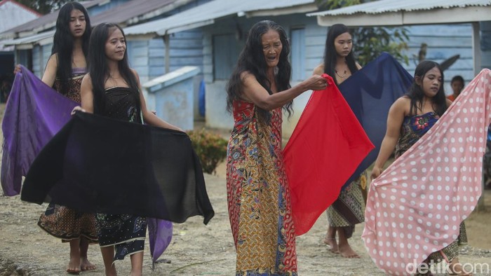 Lebih Dekat dengan Suku Anak Dalam