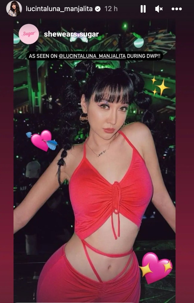 Kini usai turun berat badan Lucinta Luna jadi terlihat semakin percaya diri memamerkan bentuk tubuhnya. Ia pun tak segan-segan mengenakan busana pendek dan ketat yang memperlihatkan perut ratanya. Foto: Instagram/@lucintaluna_manjalita