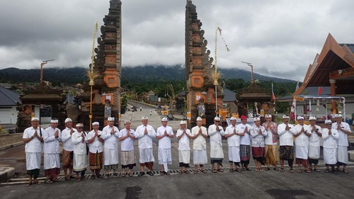 Wajah baru Pura Agung Besakih disukai pengunjung, pemedek, hingga pedagang. Mereka berharap tidak ada lagi kemacetan saat piodalan nanti.