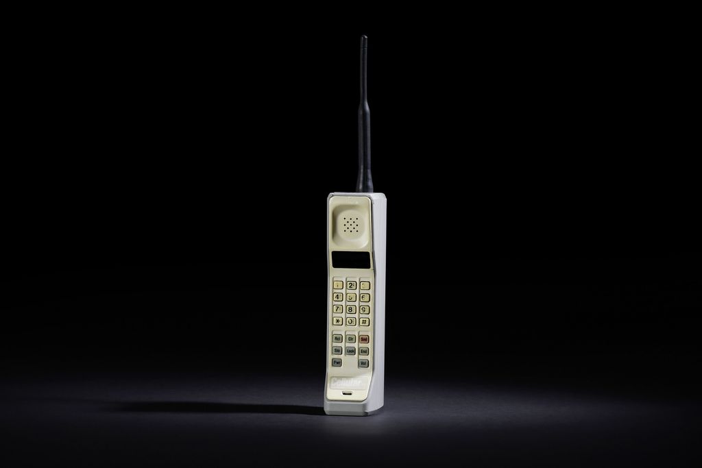 Ponsel pertama Motorola DynaTAC 8000X
