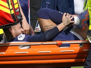 Jalani Operasi, Musim Neymar Selesai!
