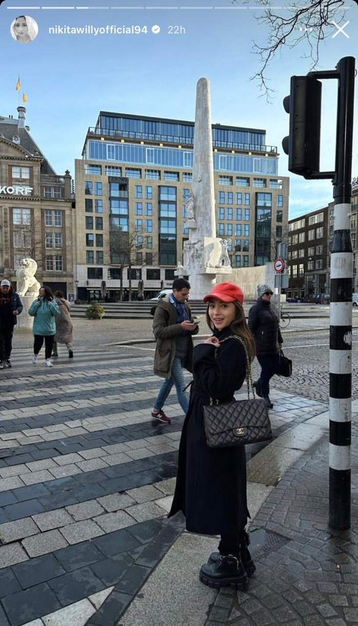 Nikita Willy Puas Jajan di Albert Cuyp Market Amsterdam, Ini Menunya!