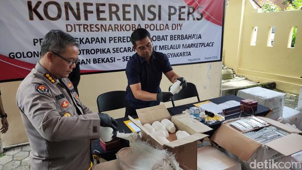 Polda DIY bongkar peredaran obat berbahaya.