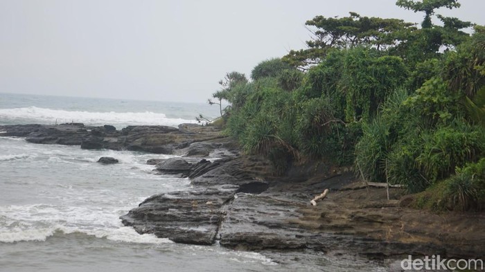 Pantai Taman Tamalusu Garut