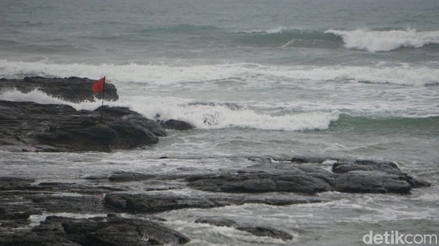 Pantai Taman Tamalusu Garut