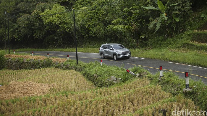 Road Trip Kijang Innova Zenix Jelajah Sumatera