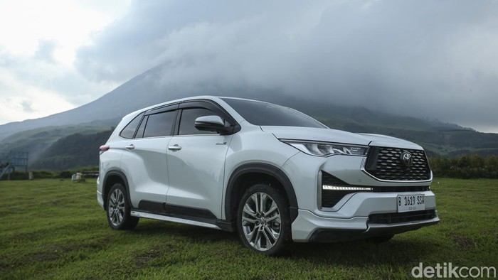 Fitur Kijang Innova Zenix yang Memanjakan Selama Road Trip Jakarta-Aceh