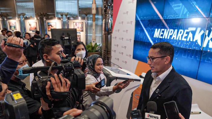 Menparekraf Sandiaga Uno dalam jumpa pers mingguan, Senin (6/3/2023).