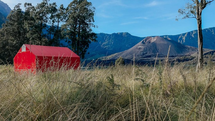 Shelter emergency di gunung untuk pendaki