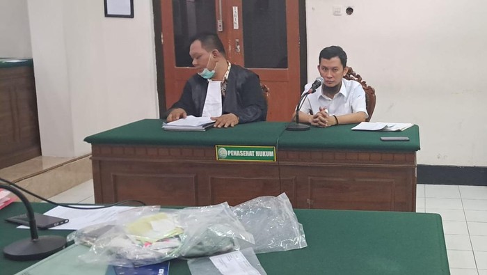 sidang pemerkosaan di pengadilan negeri surabaya