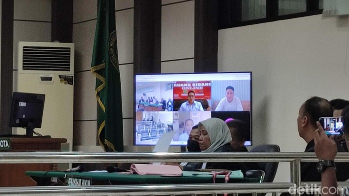 Sidang perdana kasus kredit macet Bank BJB dengan terdakwa Agus Hartono di Pengadilan Tipikor Semarang, Selasa (7/3/2023).