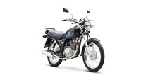 Hanya saja motor Suzuki GS150 ini dibuat lebih modern. Mesin 150 cc-nya sudah 4 tak berpendingin udara dengan kompresi 9,1:1. Motor ini dikawinkan dengan transmisi manual 5-percepatan. Di Pakistan motor ini dijual 315.000 PKR atau sekitar Rp 17.744.688 (1 Pakistani Rupee = Rp 56,33). Melihat banderolannya, motor tersebut setara dengan skutik 110 cc di Indonesia, Honda BeAT yang dijual mulai Rp 17.820.000. Foto: Suzuki Pakistan
