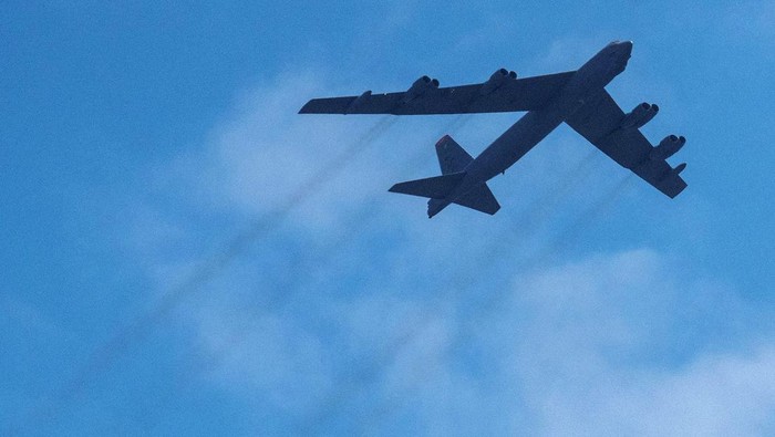 Amerika Serikat memiliki pesawat pengebom B-52. Pesawat itu sempat terbang di Semenanjung Korea hingga membuat Korut berang. Ini penampakan pesawatnya.
