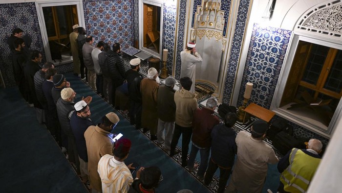 MARYLAND, UNITED STATES - MARCH 06: People perform prayer at Diyanet Center during Lailat al-Barat in Maryland, United States on March 06, 2023. (Photo by Celal Gunes/Anadolu Agency via Getty Images)