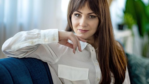 Ilustrasi warna rambut coklat.