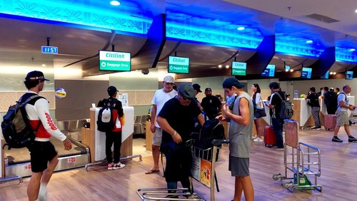 Ilustrasi penumpang di Bandara Internasional Lombok, Praya Lombok Tengah, NTB, Selasa (7/3/2023).