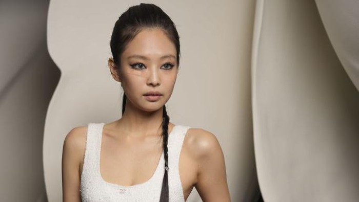 Jennie Ruby Jane at Chanel Fall 2023 Ready To Wear Runway Show on March 7, 2023 at the Grand Palais Ephemere in Paris, France. (Photo by Swan Gallet/WWD via Getty Images)