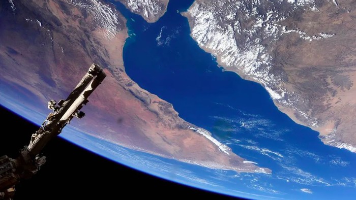 Astronaut ESA Samantha Cristoforetti mengambil foto ini dari Stasiun Luar Angkasa Internasional saat terbang di atas Teluk Aden dan Tanduk Afrika pada Agustus 2017.