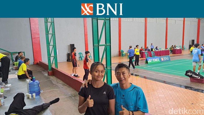 Astyarini Putri Krishna dan Pemilik PB Rajawali klub lokal Purwokerto Toni, BNI Sirnas A Purwokerto, BNI Sirnas