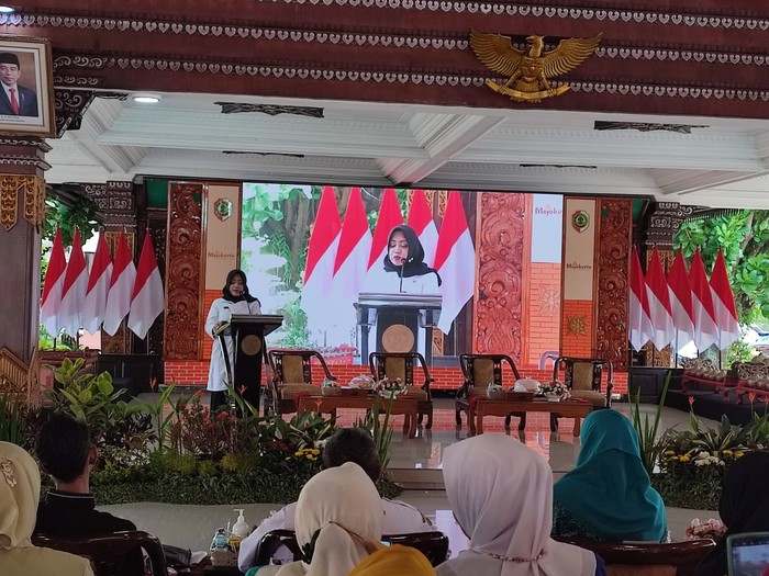 Bupati Mojokerto Ikfina Fahmawati
