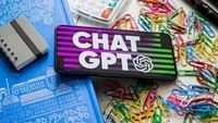 Sejak dirilis untuk publik pada akhir tahun silam, ChatGPT langsung populer. Hal ini karena dianggap ChatGPT merupakan program kecerdasan buatan yang takjub.