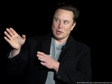 Elon Musk Optimis Bakal Ketemu Alien dan Peradaban Kunonya