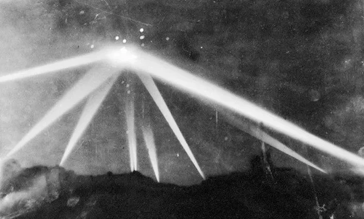 Foto misterius dan menyeramkan Foto misterius dan menyeramkan