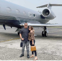 Unggahan Wahyu Kenzo kerap memperlihatkan Kenzo dan istri bepergian dengan jet pribadi. Tentu, gaya busana mereka juga maksimal. (Foto: Instagram)