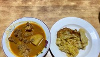 Nah, bagi penggemar kari kambing, di sini turut menghadirkan menu populer khas Aceh tersebut. Foto: detikFood