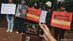 Hari Perempuan Internasional, Massa Beraksi di Patung Kuda