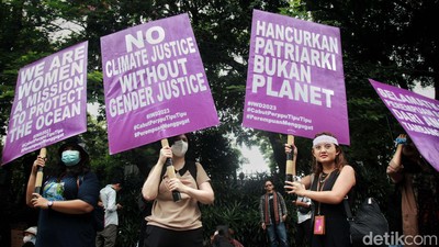Hari Perempuan Internasional, Massa Beraksi di Patung Kuda