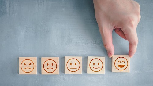 Feedback rating and positive service review.