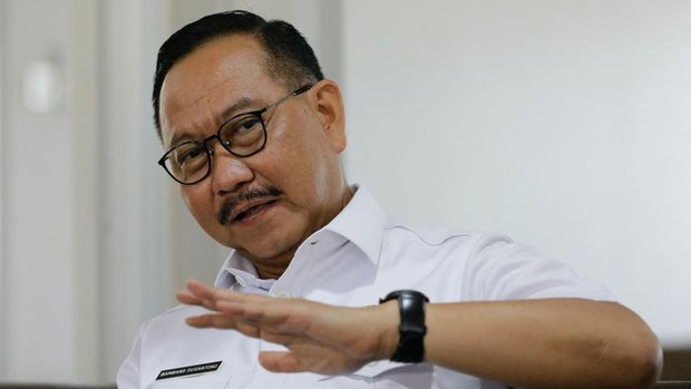 Bambang Susantono, Chairman of Nusantara National Capital Authority, gestures during a news conference at the core goverment area construction of Indonesia's new capital in Sepaku, East Kalimantan province, Indonesia, March 8, 2023. REUTERS/Willy Kurniawan