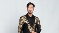 Dikenal sebagai presenter di acara Insert hingga host kuliner di beberapa acara televisi, membuat wajahnya familiar. Dirinya sering mengunggah momen kulinerannya saat syuting. Foto: Instagram @jevierjustin
