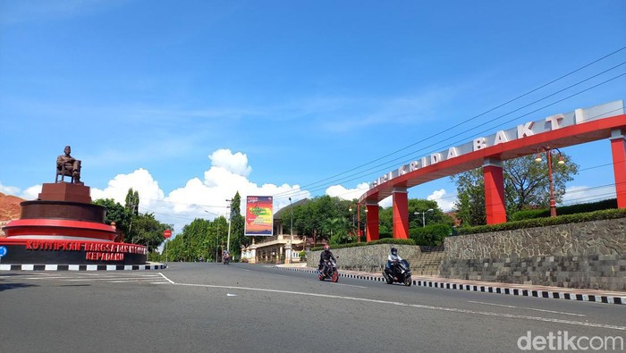 Jalan di kawasan Alun-Alun Wonogiri, Rabu (8/3/2023).