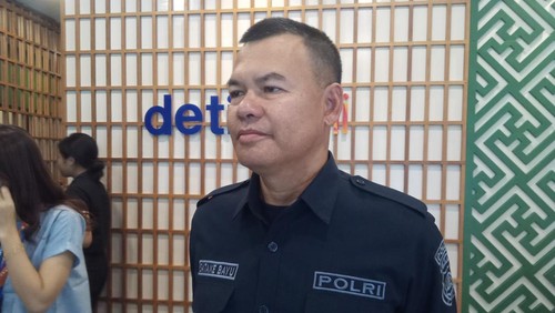 Kabid Humas Polda Bali Kombes Pol Stefanus Satake Bayu saat berkunjung di kantor detikBali, Denpasar, Rabu (8/3/2023).