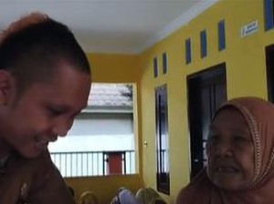 Pemkab Lombok Barat Akan Panggil Kades Sigerongan Berambut Mohawk