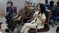 Film tersebut berhasil menarik investor Adhya Pictures dan membuatkannya film Tulang Belulang Tulang hasil Inkubasi dari program Indonesiana film 2021 yang diselenggarakan oleh Kemendikbudristek guna mendukung inisiatif-inisiatif masyarakat di bidang Kebudayaan termasuk bidang perfilman. 